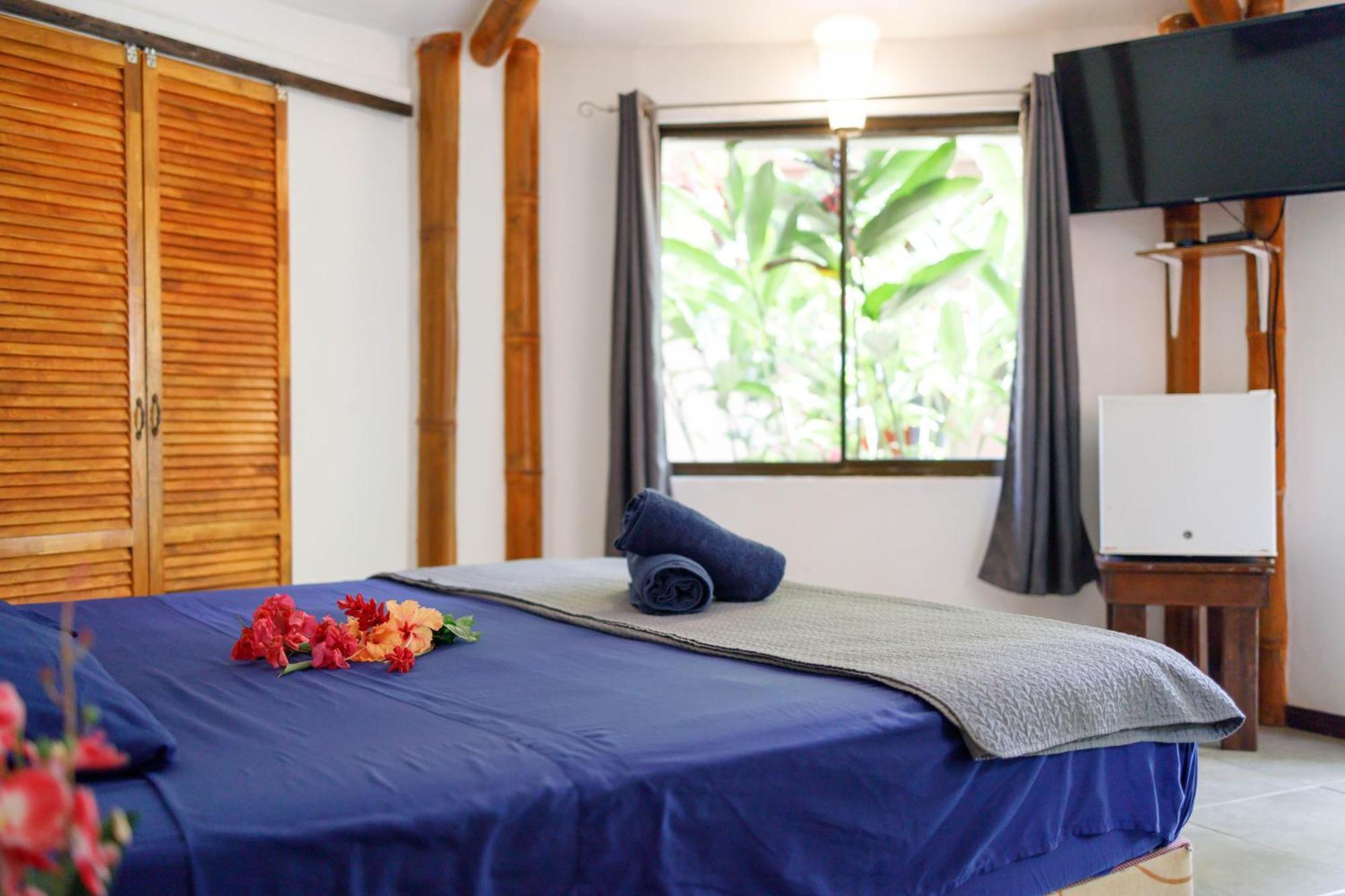 Bambutel Cocles Otel Puerto Viejo de Talamanca Dış mekan fotoğraf